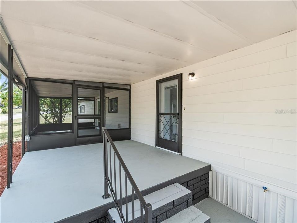 合同活跃: $179,000 (2 贝兹, 2 浴室, 1344 平方英尺)