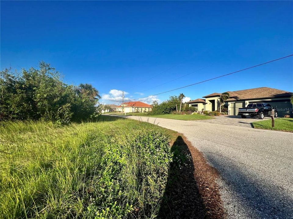 待售: $49,000 (0.27 acres)