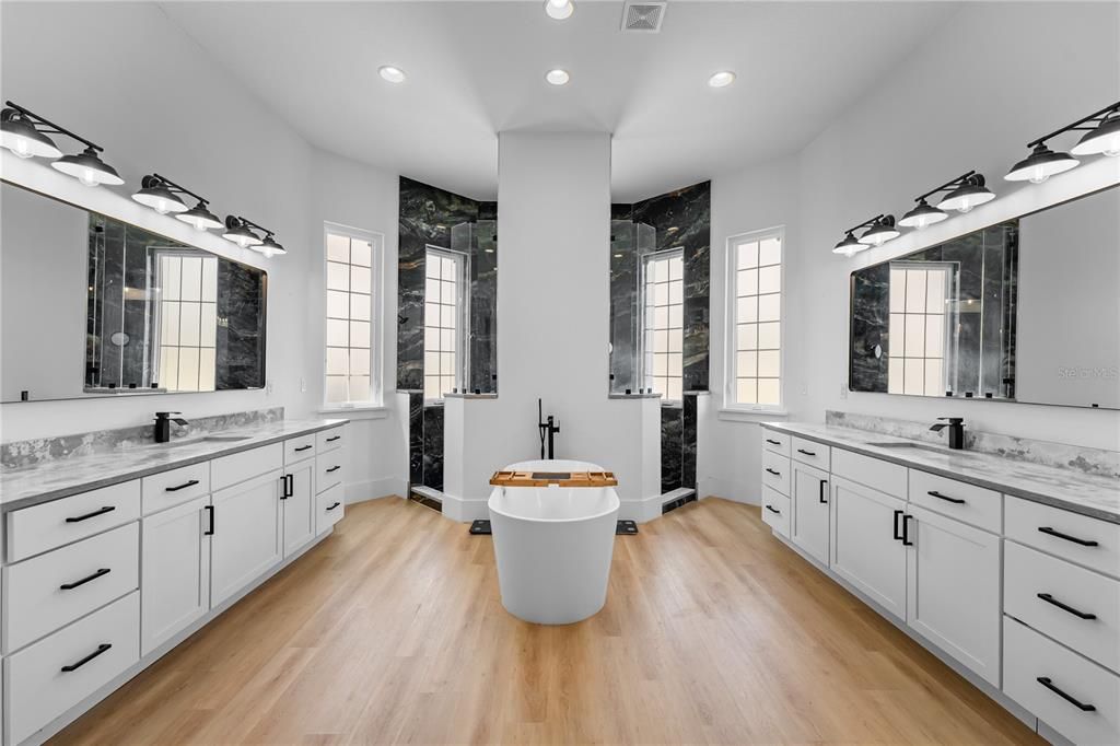 待售: $1,650,000 (7 贝兹, 5 浴室, 5566 平方英尺)