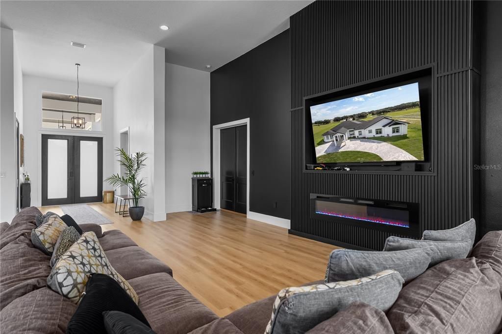 待售: $1,650,000 (7 贝兹, 5 浴室, 5566 平方英尺)