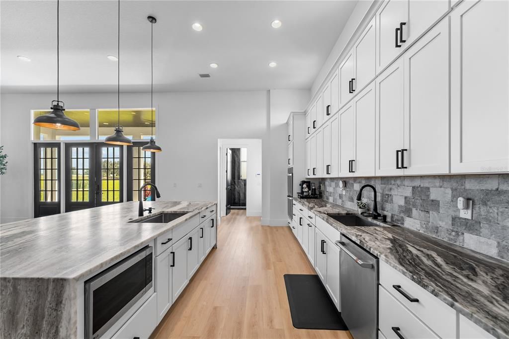 待售: $1,650,000 (7 贝兹, 5 浴室, 5566 平方英尺)