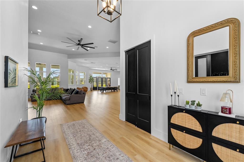 待售: $1,650,000 (7 贝兹, 5 浴室, 5566 平方英尺)