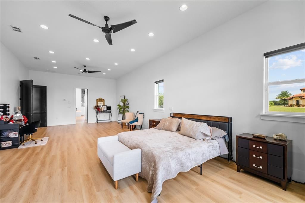 待售: $1,650,000 (7 贝兹, 5 浴室, 5566 平方英尺)