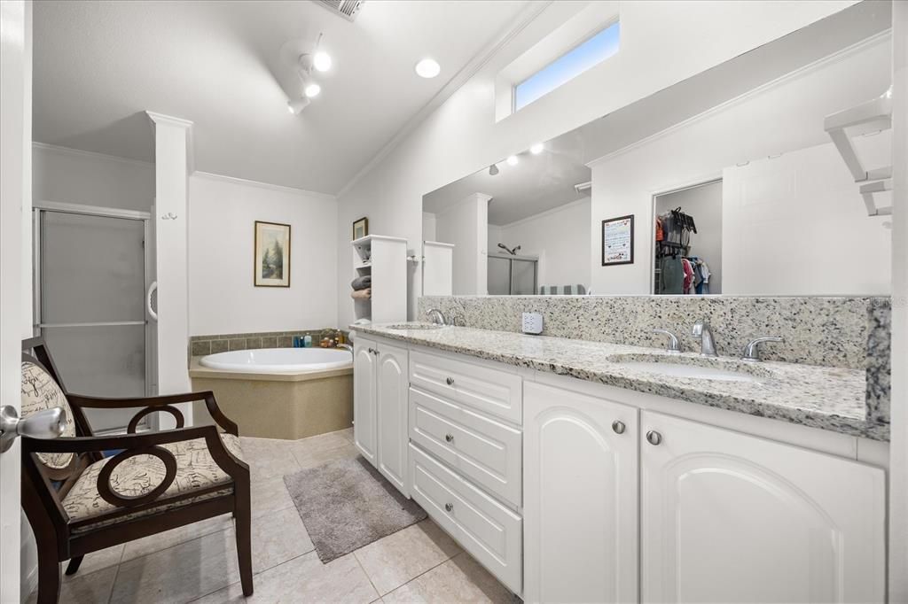 待售: $263,900 (3 贝兹, 2 浴室, 1560 平方英尺)