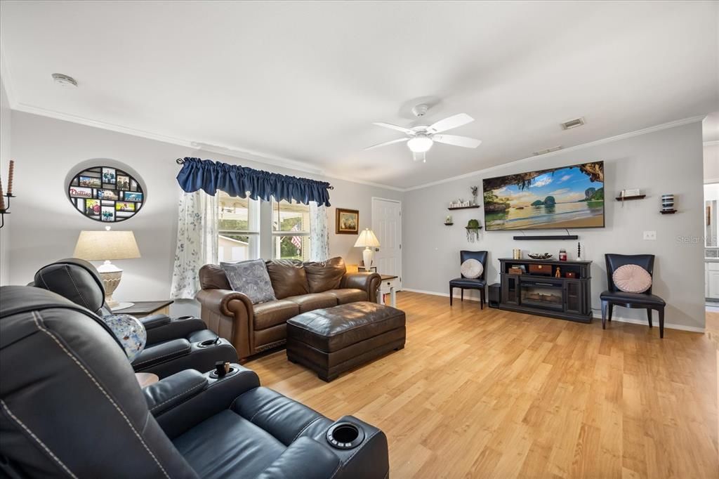 待售: $263,900 (3 贝兹, 2 浴室, 1560 平方英尺)