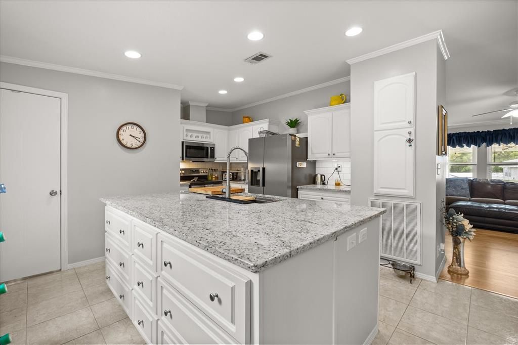 待售: $263,900 (3 贝兹, 2 浴室, 1560 平方英尺)