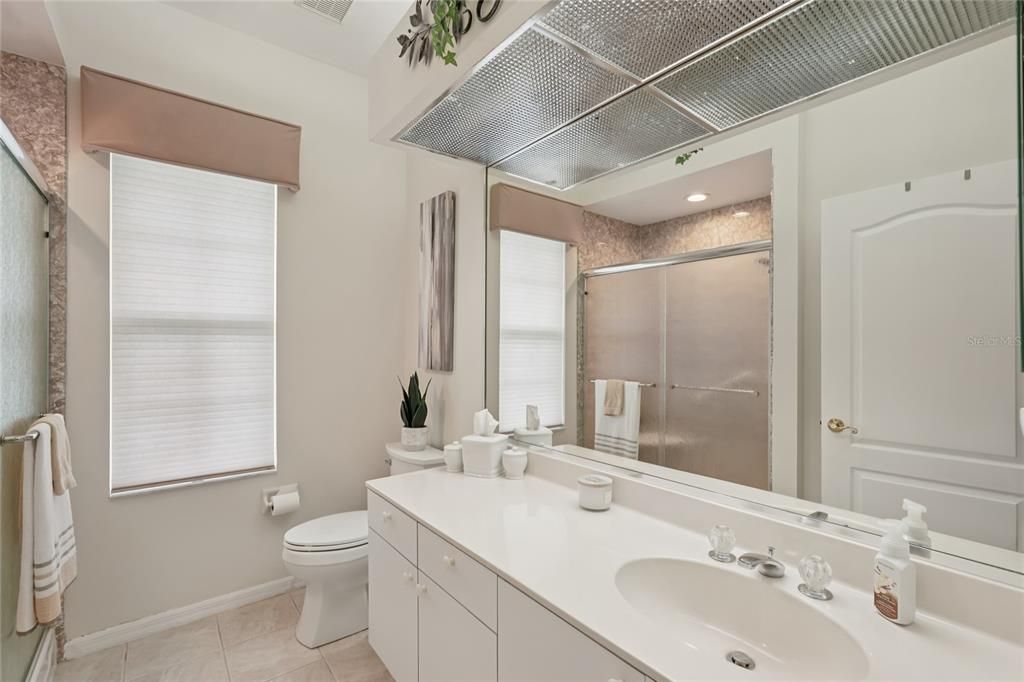 合同活跃: $615,000 (3 贝兹, 2 浴室, 2431 平方英尺)