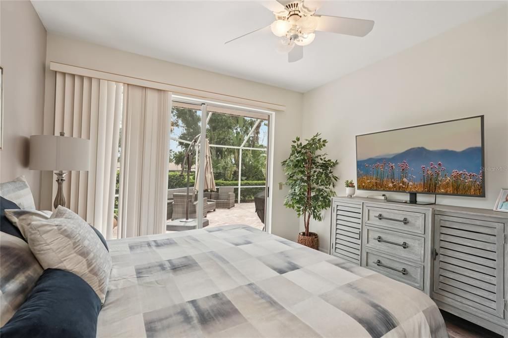 合同活跃: $615,000 (3 贝兹, 2 浴室, 2431 平方英尺)