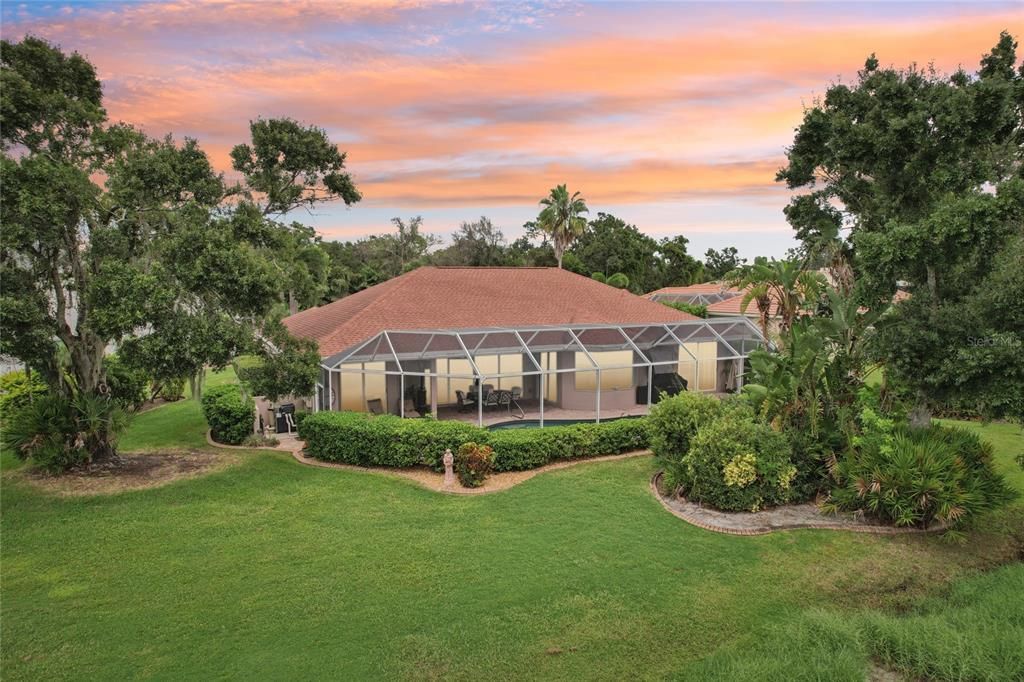 合同活跃: $615,000 (3 贝兹, 2 浴室, 2431 平方英尺)