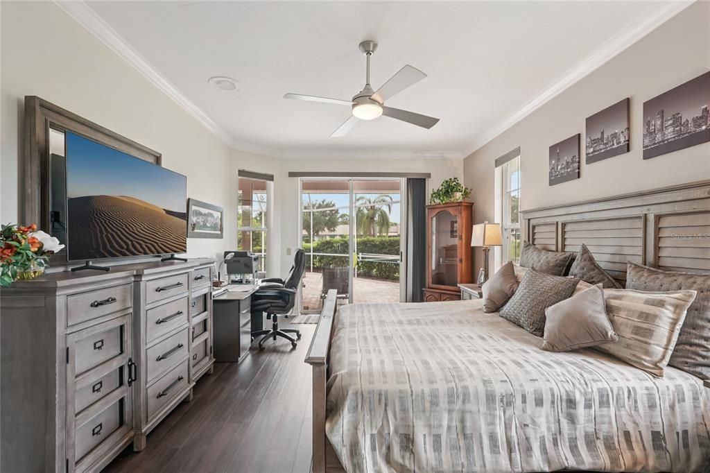 合同活跃: $615,000 (3 贝兹, 2 浴室, 2431 平方英尺)