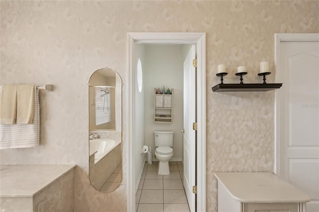 合同活跃: $615,000 (3 贝兹, 2 浴室, 2431 平方英尺)