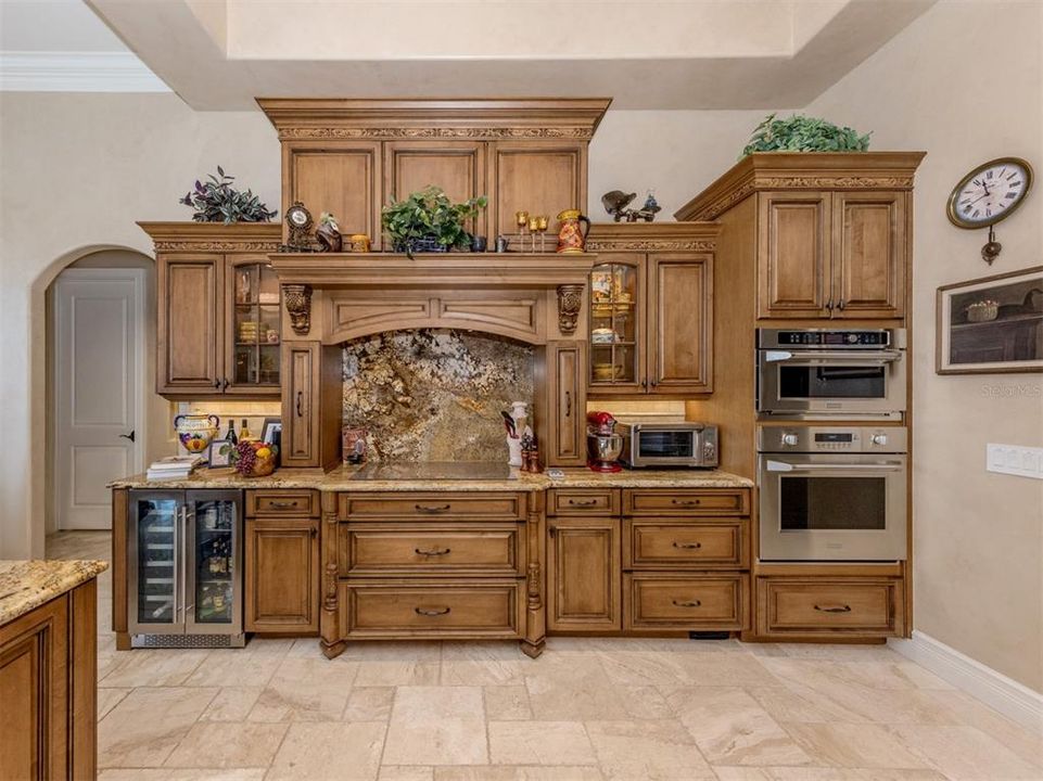 Active With Contract: $1,100,000 (3 beds, 2 baths, 2601 Square Feet)