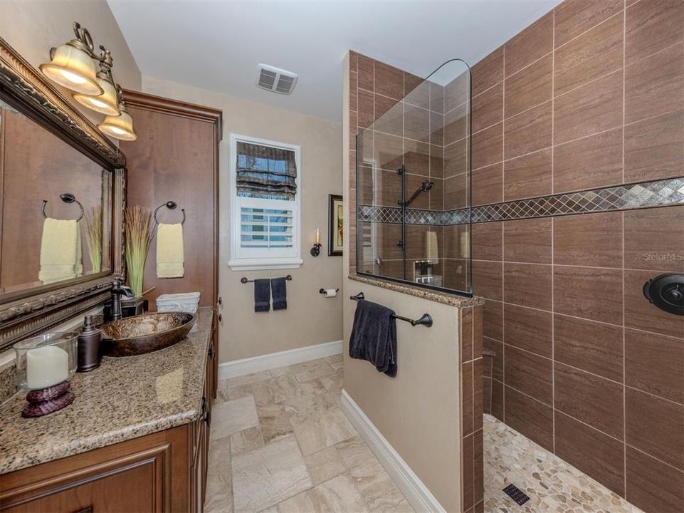 Active With Contract: $1,100,000 (3 beds, 2 baths, 2601 Square Feet)