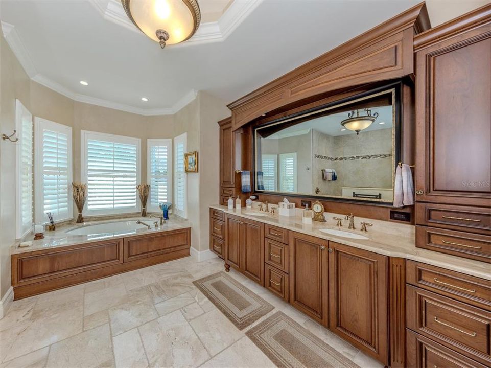 Active With Contract: $1,100,000 (3 beds, 2 baths, 2601 Square Feet)