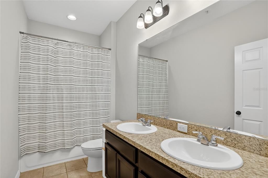 待售: $318,000 (3 贝兹, 2 浴室, 1595 平方英尺)