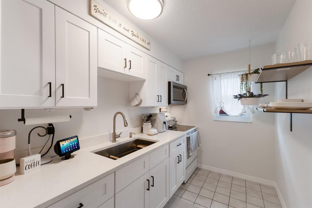 待售: $149,900 (1 贝兹, 1 浴室, 598 平方英尺)