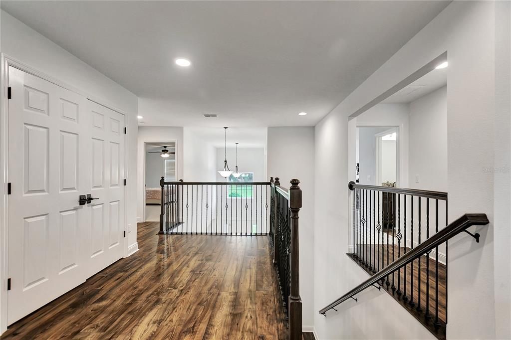 Active With Contract: $1,120,000 (7 beds, 5 baths, 5506 Square Feet)