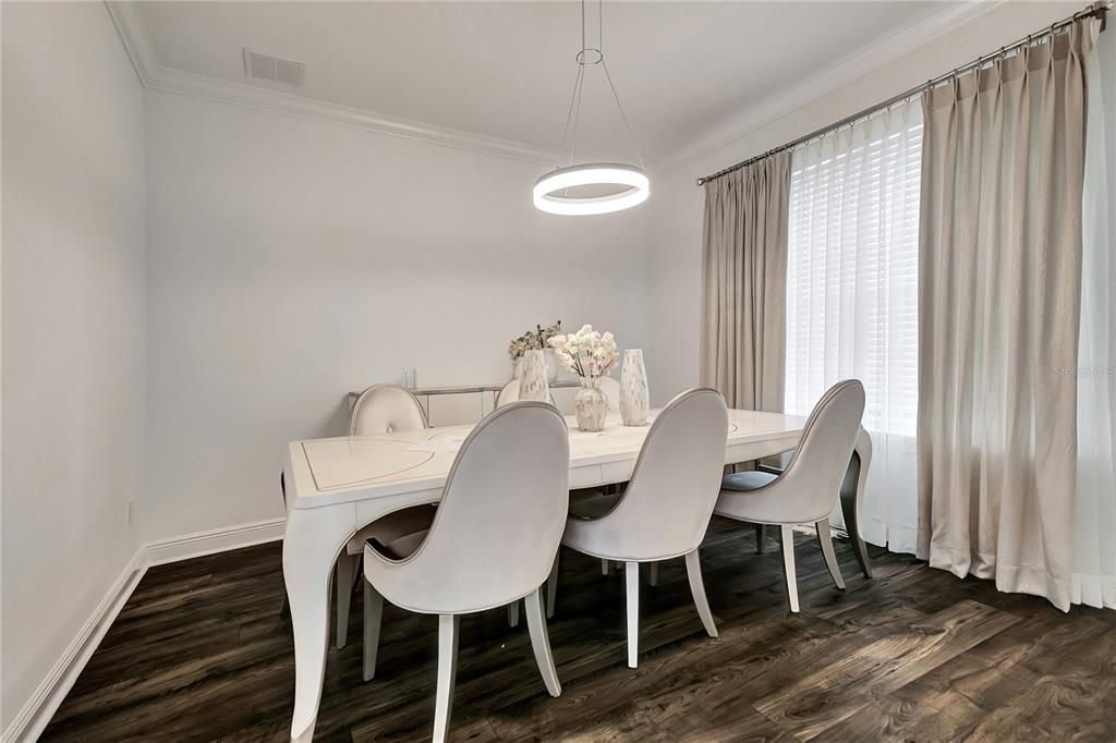 Active With Contract: $1,120,000 (7 beds, 5 baths, 5506 Square Feet)