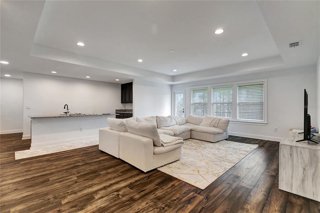 Active With Contract: $1,120,000 (7 beds, 5 baths, 5506 Square Feet)