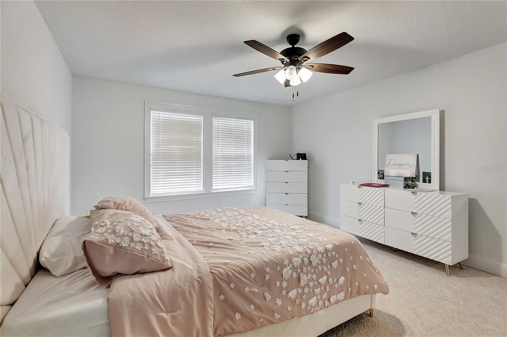 Active With Contract: $1,120,000 (7 beds, 5 baths, 5506 Square Feet)