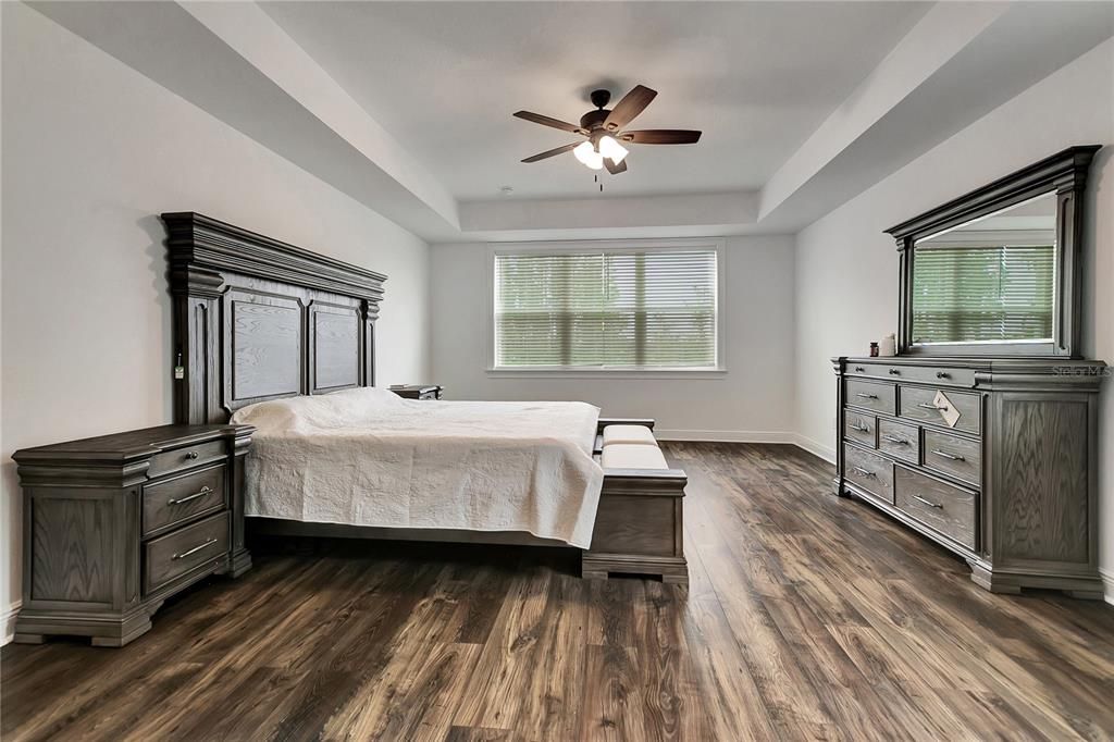 Active With Contract: $1,120,000 (7 beds, 5 baths, 5506 Square Feet)