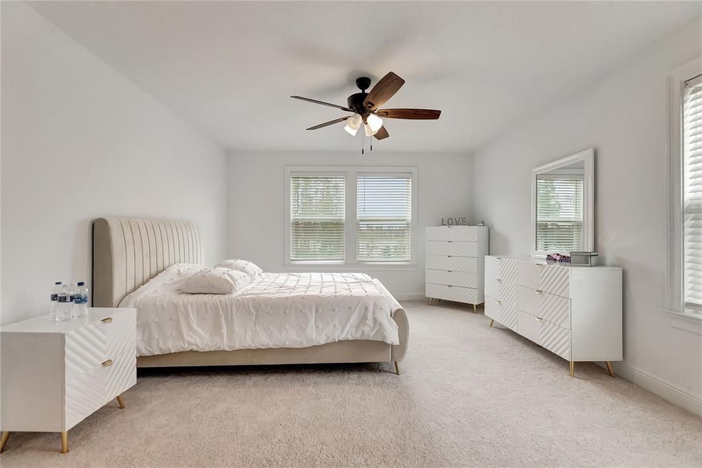 Active With Contract: $1,120,000 (7 beds, 5 baths, 5506 Square Feet)