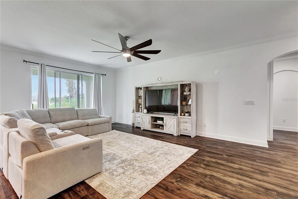 Active With Contract: $1,120,000 (7 beds, 5 baths, 5506 Square Feet)