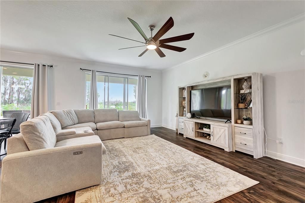 Active With Contract: $1,120,000 (7 beds, 5 baths, 5506 Square Feet)