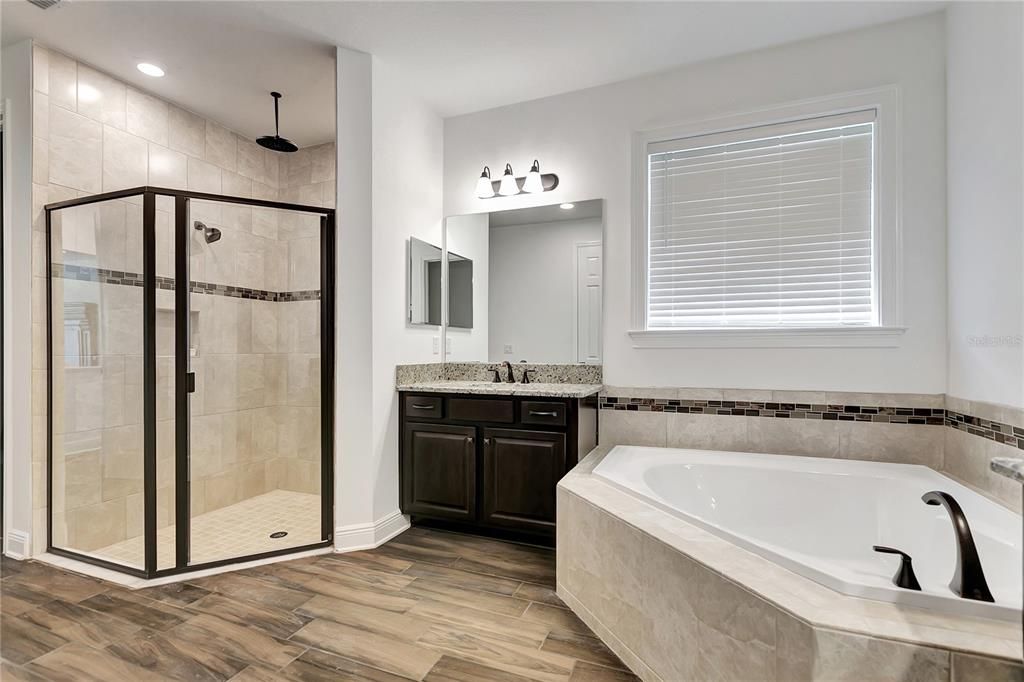 Active With Contract: $1,120,000 (7 beds, 5 baths, 5506 Square Feet)