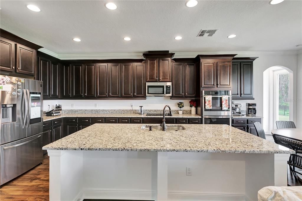 Active With Contract: $1,120,000 (7 beds, 5 baths, 5506 Square Feet)