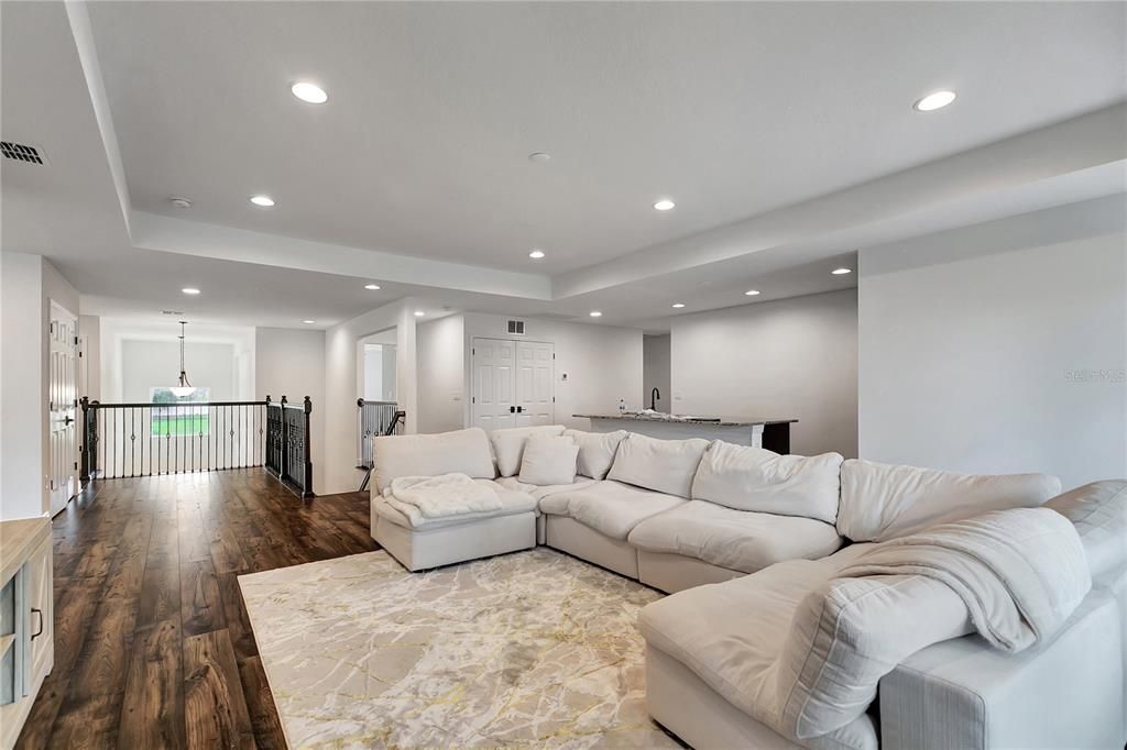 Active With Contract: $1,120,000 (7 beds, 5 baths, 5506 Square Feet)