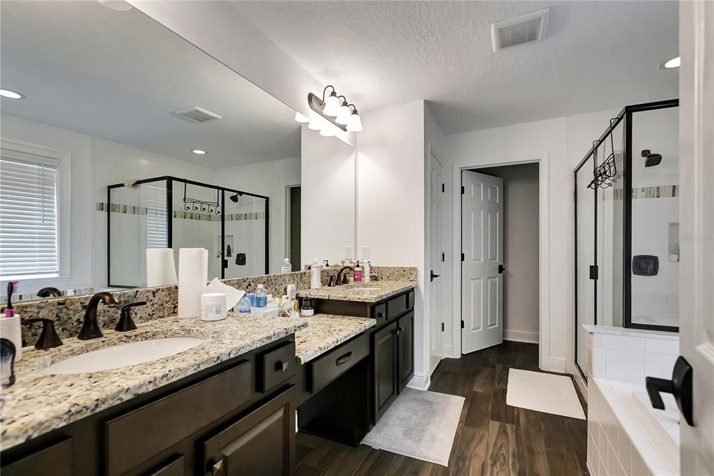 Active With Contract: $1,120,000 (7 beds, 5 baths, 5506 Square Feet)