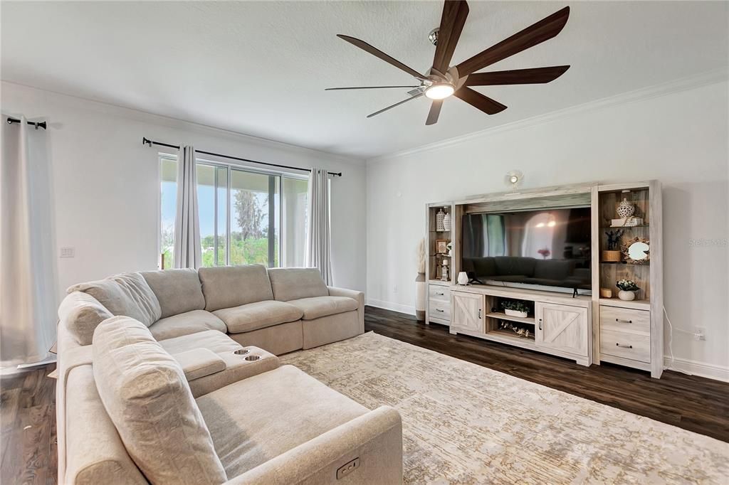 Active With Contract: $1,120,000 (7 beds, 5 baths, 5506 Square Feet)