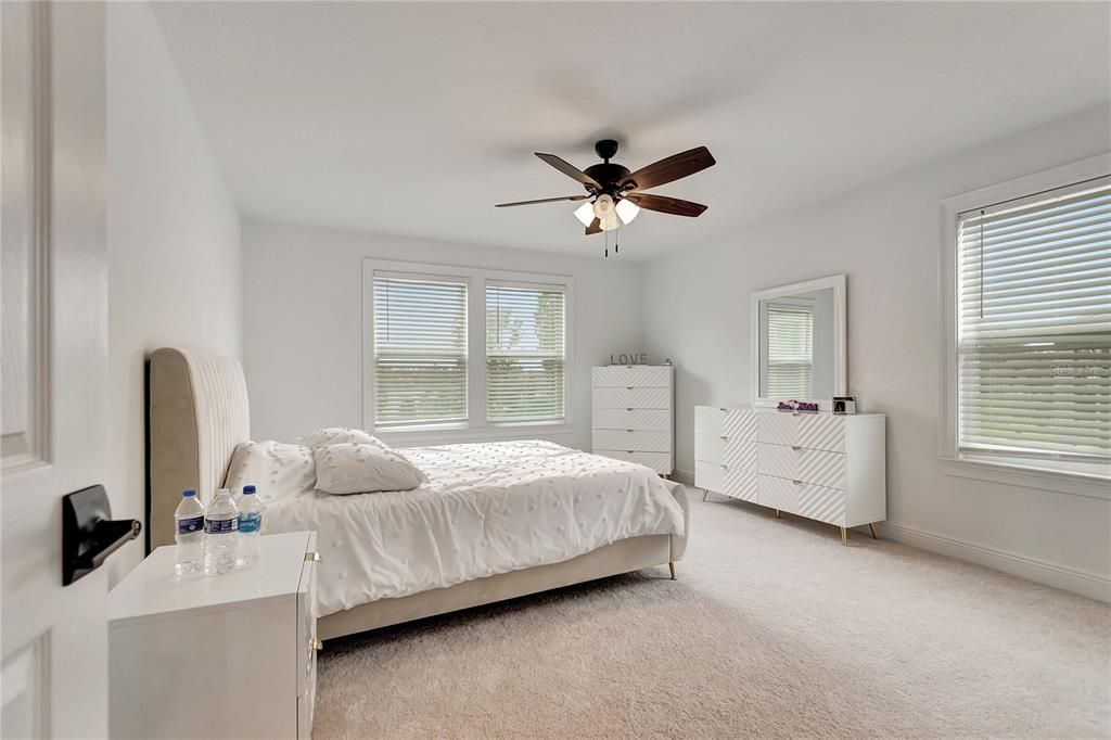 Active With Contract: $1,120,000 (7 beds, 5 baths, 5506 Square Feet)