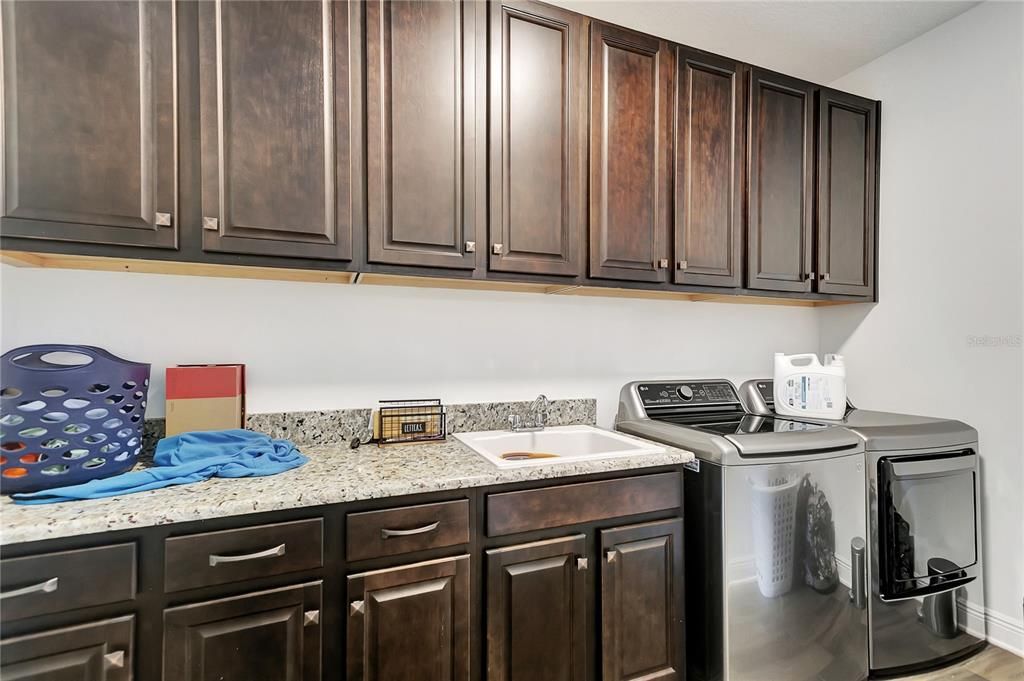 Active With Contract: $1,120,000 (7 beds, 5 baths, 5506 Square Feet)