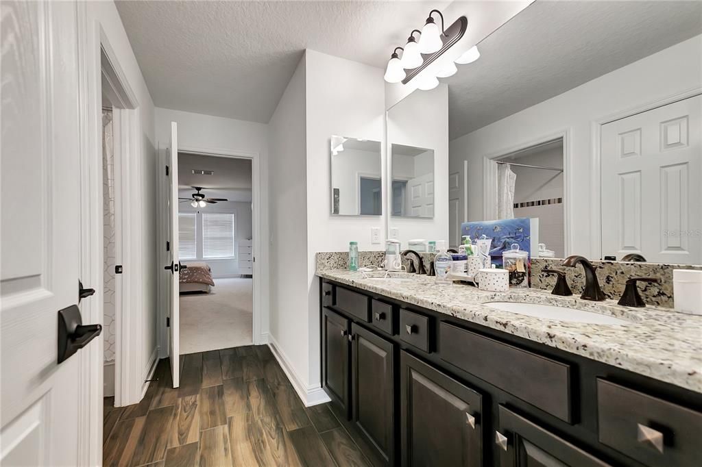 Active With Contract: $1,120,000 (7 beds, 5 baths, 5506 Square Feet)