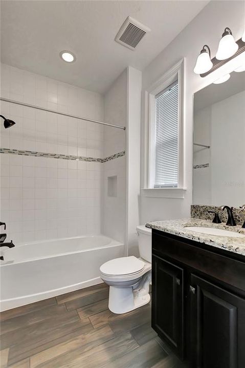 Active With Contract: $1,120,000 (7 beds, 5 baths, 5506 Square Feet)