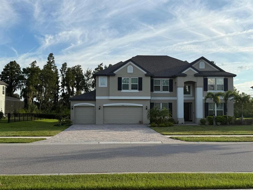 Active With Contract: $1,120,000 (7 beds, 5 baths, 5506 Square Feet)