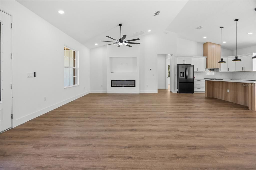 Active With Contract: $489,900 (4 beds, 2 baths, 2073 Square Feet)