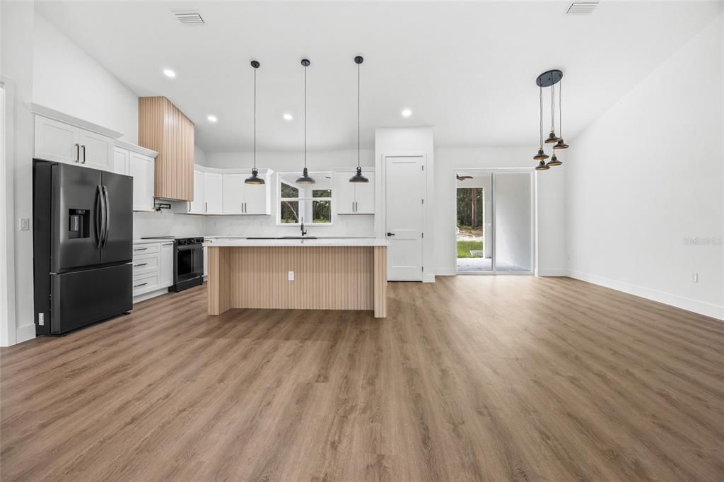 Active With Contract: $489,900 (4 beds, 2 baths, 2073 Square Feet)