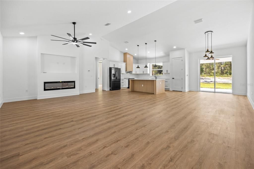Active With Contract: $489,900 (4 beds, 2 baths, 2073 Square Feet)
