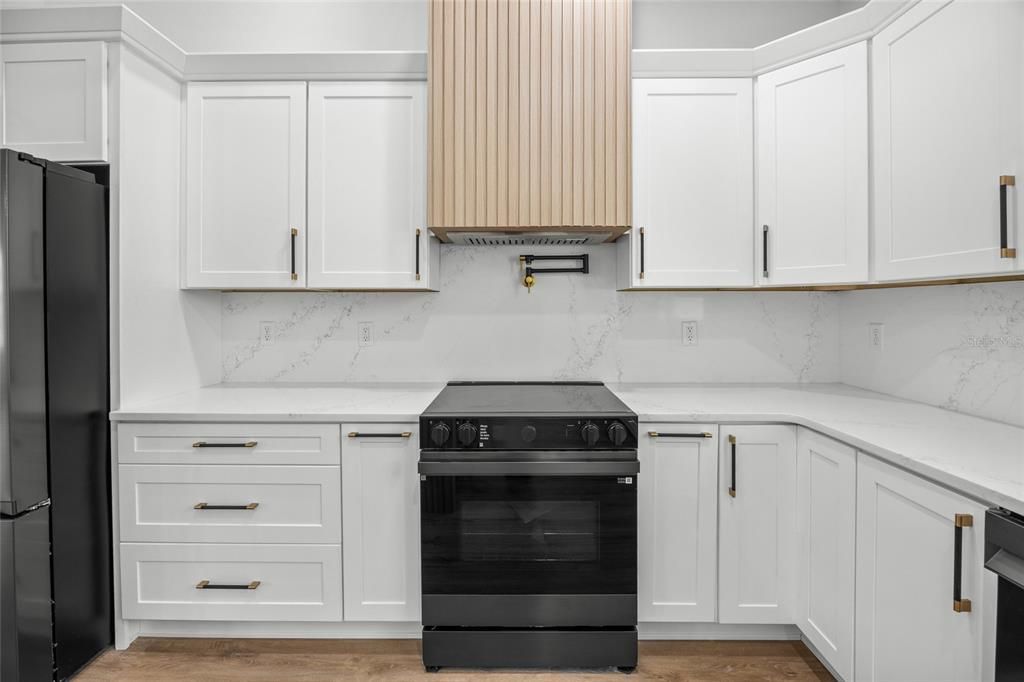 Active With Contract: $489,900 (4 beds, 2 baths, 2073 Square Feet)