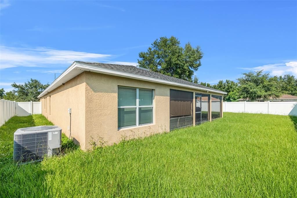 Activo con contrato: $348,000 (3 camas, 2 baños, 1997 Pies cuadrados)