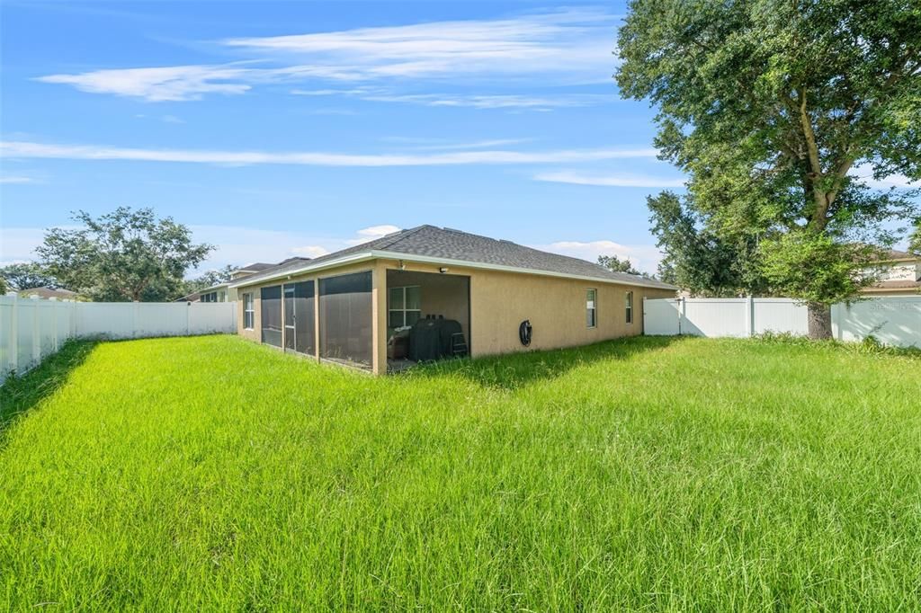 Activo con contrato: $348,000 (3 camas, 2 baños, 1997 Pies cuadrados)