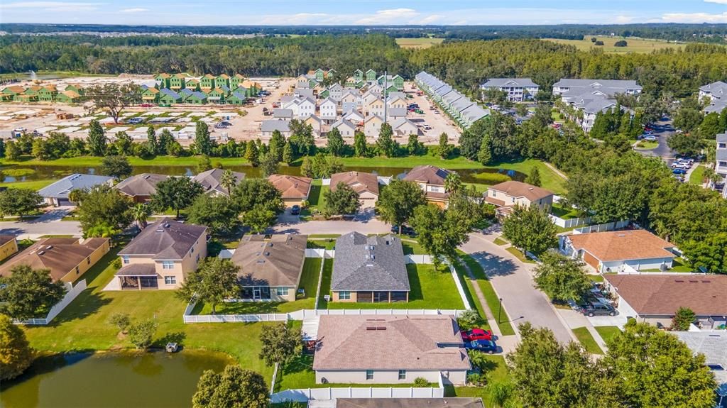 Activo con contrato: $348,000 (3 camas, 2 baños, 1997 Pies cuadrados)