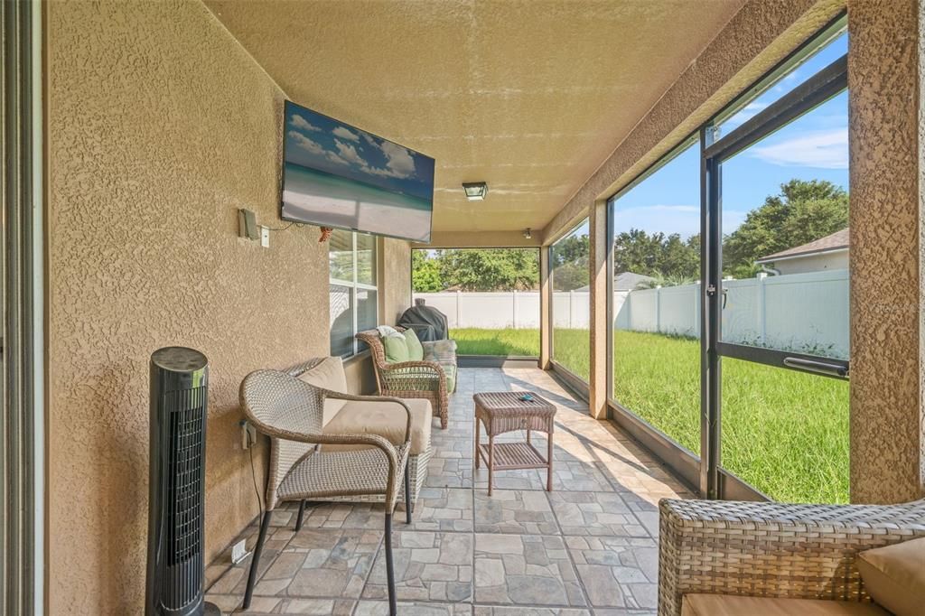 Activo con contrato: $348,000 (3 camas, 2 baños, 1997 Pies cuadrados)