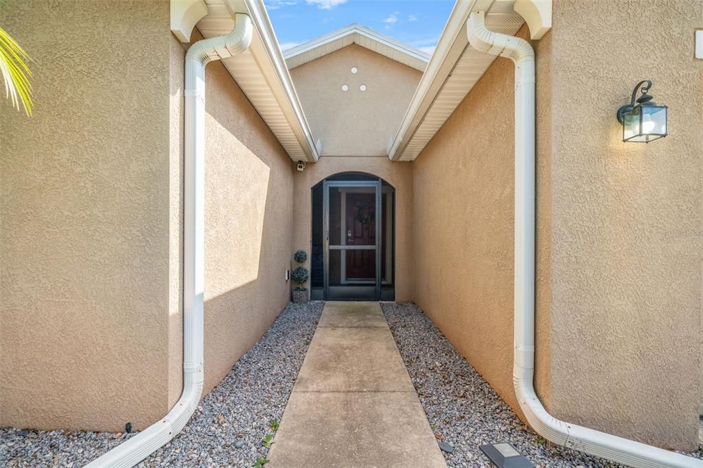 Activo con contrato: $348,000 (3 camas, 2 baños, 1997 Pies cuadrados)