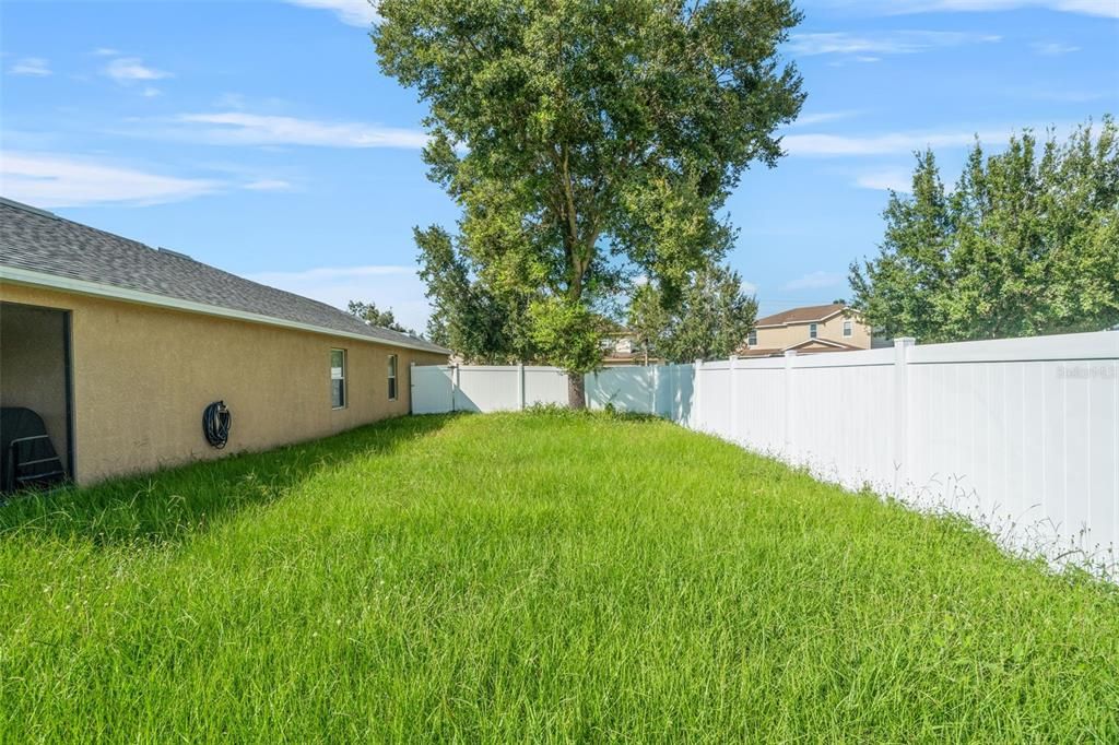 Activo con contrato: $348,000 (3 camas, 2 baños, 1997 Pies cuadrados)