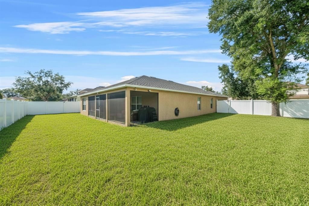 Activo con contrato: $348,000 (3 camas, 2 baños, 1997 Pies cuadrados)