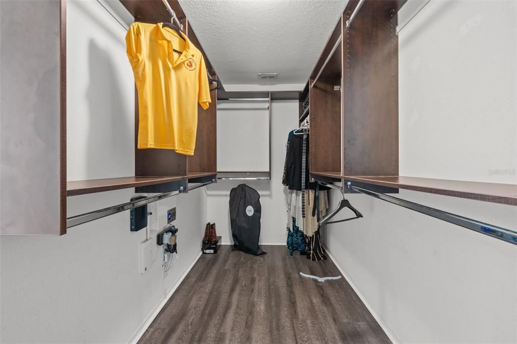 Activo con contrato: $348,000 (3 camas, 2 baños, 1997 Pies cuadrados)